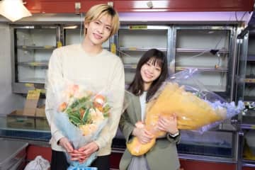 志尊淳＆岸井ゆきの、『恋は闇』涙と笑顔でクランクアップ！