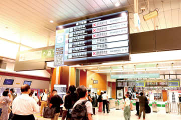 「故障、信頼揺らぐ」「まさかこんな目に遭うとは…」　東北新幹線運転見合わせ　埼玉・大宮駅　乗車予定の利用客らの声