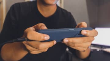 「ゲーム課金トラブル」の「平均」は「約33万円」！？ 14歳の息子が課金したいといっていますが、どうしてそんなトラブルが生じるのでしょうか？