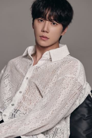 イ・ジュニョン、新しいプロフィールイメージを公開…品格のあるビジュアル＆圧倒的なオーラ