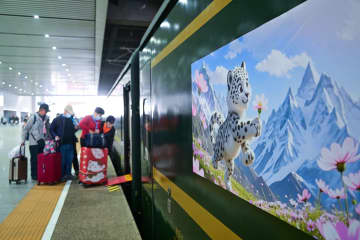 中国・西蔵行き観光列車、今年の運行本数と旅客数が過去最高更新