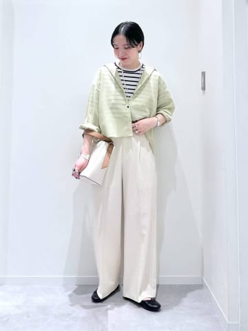 【グローバルワーク】おしゃれな人が着てる「旬シャツコーデ」