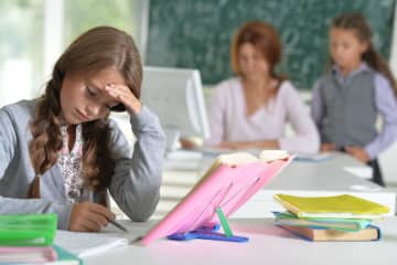 「無気力な娘」に悩み、ネット検索がやめられない。発達障害児の親が陥る“終わりなき心配ループ”