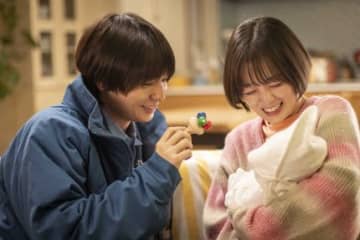 「パラレル夫婦　 死んだ“僕と妻”の真実」「別々の世界線を生きる。夫婦の新しい形」「強くて優しくてはかない物語だった」