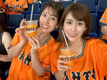 中川安奈アナ、巨人レプリカユニホーム姿で桝田沙也香アナと野球観戦ツーショット「レアですね」「美女が２人」