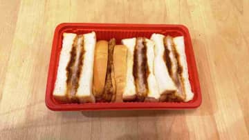 【コメダ珈琲店】の持ち帰り限定「カツサンド」は大満足のボリュームと味わい！おいしい温め方もご紹介！