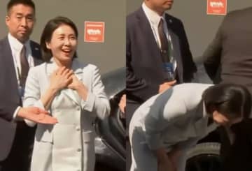 李在明大統領夫人の金恵景氏、初めての単独日程…カナダ在住の韓国人に90度のお辞儀＝韓国