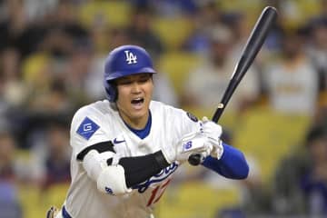 「報復死球だろ」大谷翔平の太もも直撃！ 前日から不穏な流れ…ロバーツ監督は激高退場