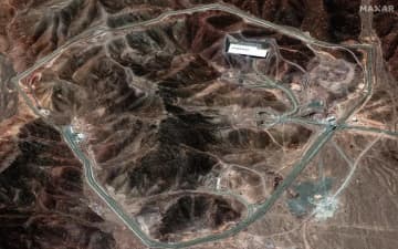 地中貫通弾「バンカーバスター」にも耐えうるイラン・フォルドゥ核施設、衛星画像が示す全容