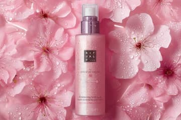 オランダ発「リチュアルズ」大粒グリッターで煌めく“桜香る”ボディスプレー＆とろけるクレンジングバーム