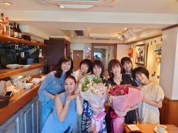 堀ちえみ、“同期会”で撮影した集合ショットを公開「カオちゃん、伊代ちゃん、素敵な一年を」