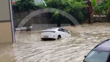 海外で大雨被害　2014年冬季五輪開催のロシア・ソチは1日で1カ月分の雨で浸水　インドの観光地では前日までの激しい雨で橋が崩落、54人死傷