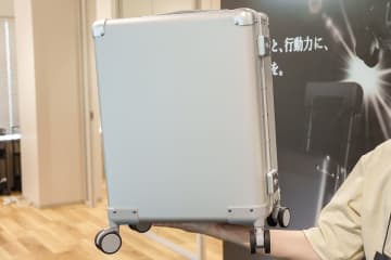 “軽さ”が武器になる。2.9kgのマグネシウムスーツケース『Magne Suitcase』が誕生