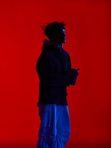 がらり、歌謡曲やジャズの要素を織り交ぜた新曲「逃避行」配信リリース決定