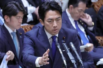 「全然賢くない」小泉進次郎農相　提案した“コンバインのリース”に疑問続出
