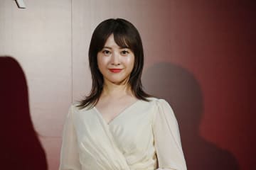 吉高由里子＆ＮｅｗＪｅａｎｓら京都に、新作時計を身につけ笑顔