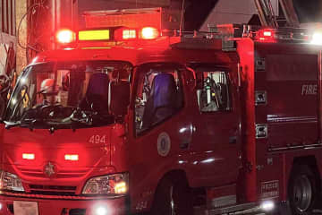 「爆発音が聞こえて炎が」相模原・中央区の倉庫で火事　男性が心肺停止