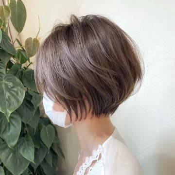 【40・50代】夏までに髪切るなら？→ 垢抜けも叶う「ふんわりショートボブ」最強説♡