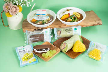 ファミマ、植物性由来の「クリームサンド」「カレーおむすび」を発売。前回好評の「シャインマスカットグミ」も再登場