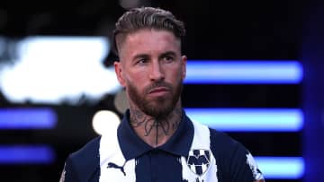 クラブW杯初戦でゴールの元欧州最強DF、ホワイト×ゴールドの「ミズノスパイク」がかっこいい！