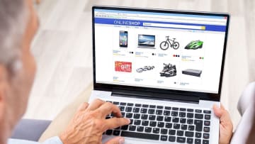 「買い物難民」は昔の話？ 60代の48%がネット利用！ シニアの買い物事情が激変中