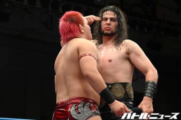 斉藤ジュンが鈴木秀樹を制し三冠ヘビー級王座V5も“スイーツ泥棒”本田竜輝にブチ切れて挑戦者に指名！