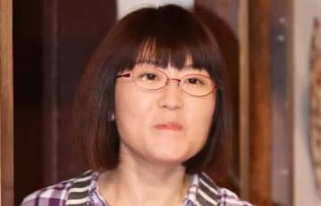光浦靖子、友人宅のガーデニングを紹介。バラの成長記録とともに「素晴らしい香りですのよ」