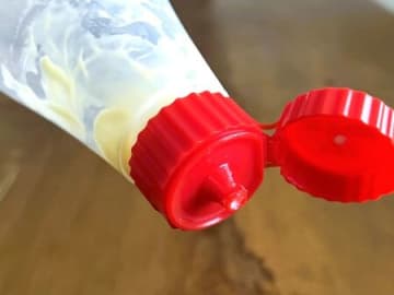 残りわずかな「マヨネーズ」を最後の一滴まで使い切る裏ワザ！これ最強かも♡