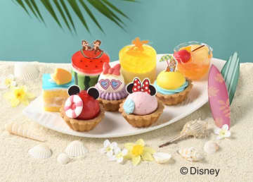 ミッキー＆フレンズの“夏限定スイーツ”登場へ！　プチケーキやポーチ付きギフトなど展開〈銀座コージーコーナー〉