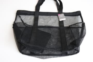 ダイソーのバッグが秀逸！メッシュバッグの弱点を克服♡気の利く300円バッグ