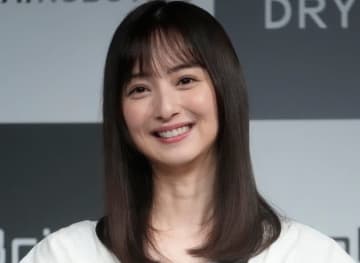 「夏野菜たっぷり」佐々木希の手作りドライカレーに絶賛の声「カラフルで夏にぴったり」「器もオシャレ」