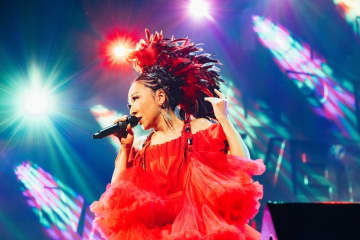 【ライブレポート】MISIA、全国アリーナツアー完遂。「30周年目も40周年目も50周年目も100周年目も、鶴になっても、亀になっても歌い続けたいと思います」