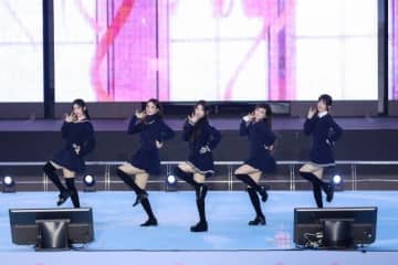 ILLIT、ファンの前で「Billyeoon Goyangi (Do the Dance)」を初披露