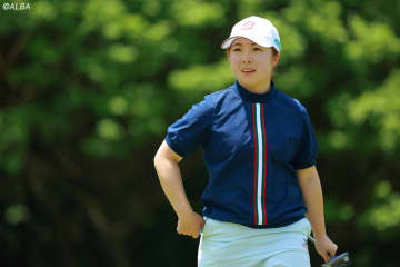 手塚彩馨、中澤瑠来、山本唯依が首位　岩永杏奈は2差7位【日本女子アマ】