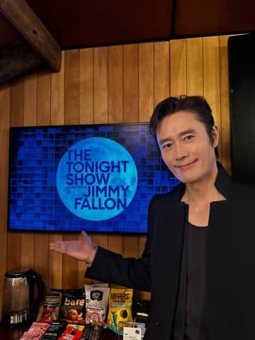 イ・ビョンホン、米人気番組で大活躍！でも妻のYoutubeチャンネルでは“モザイク処理”…一体なぜ？