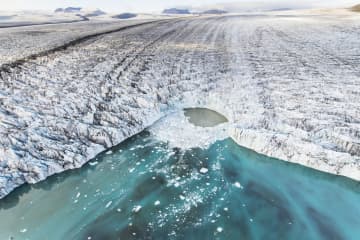 「氷河の墓場」と化すアイスランド