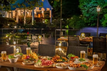 アートホテル成田 緑豊かな庭園で夕涼み　手ぶらで気軽にBBQを楽しめる夏の風物詩