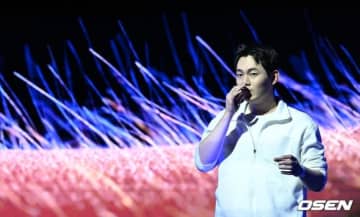 【PHOTO】リュ・ギョンス＆イ・ユンジら、演劇「THE EFFECT」プレスコールに出席