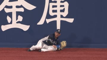 倒れ込みながらナイスキャッチ！西武・西川愛也が好守備でチームを助ける　追加点のタイムリーと打でも躍動