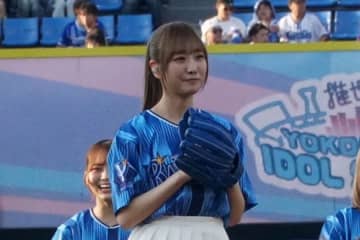 白ミニスカ→歓喜の完璧投球　“ガチ勢”美女の笑顔広がる報告に感涙「かわいすぎ」「勝利の女神」