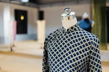歴史的な建物で民国時代のチーパオ展　中国・蘇州市