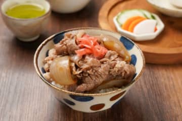 松屋の牛めしがお得に食べられる！梅雨に便利な「雨の日クーポン」