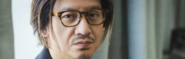 岡本健一「先輩とか後輩とかそういう関係じゃなく」特別な関係性『みんな鳥になって』主演・中島裕翔へ向ける温かなまなざし