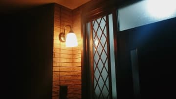 父の葬儀前日、深夜3時に玄関から音が　翌朝、父の親友が亡くなったと知らせが入り……