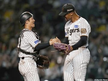 好リードで完封勝利をアシストした坂本誠志郎に絶賛の嵐！岩本氏「ピッチャーを輝かせた」、斎藤氏「坂本が良さを引き出した」
