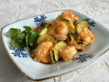【夏に食べたい】ズッキーニとエビのチリソース