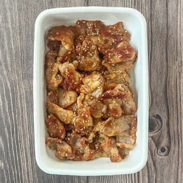 【豚こま1キロあっても足りない！】「家族みんな大喜びだった」「カリッカリでうますぎ」作り置きにもおすすめの簡単おかずレシピ