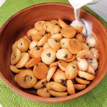 【消えるの秒すぎて笑う】牛乳に浸して幸せ♡夢の手作りクッキーシリアルが止まらない！