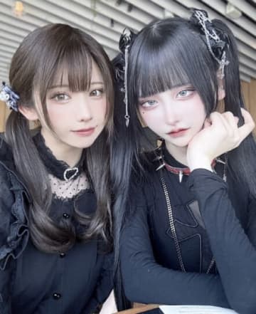 「2人の爆美女感はんぱねぇ！」えなこ、人気コスプレイヤーのゴスロリ風2ショットが「AIも目じゃない」と話題に
