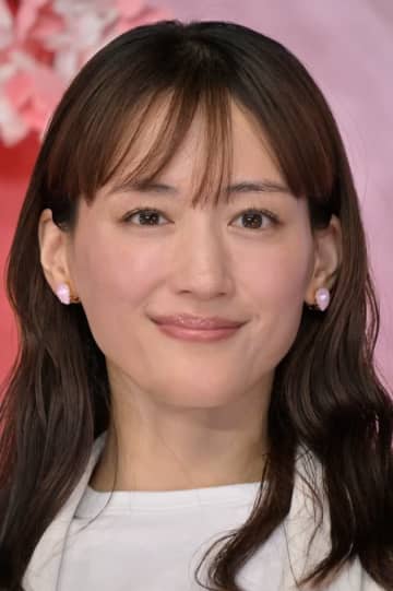 綾瀬はるか主演、NHK土曜ドラマ「ひとりでしにたい」相関図公開。叔母の死を機に「終活」する独身女性描く